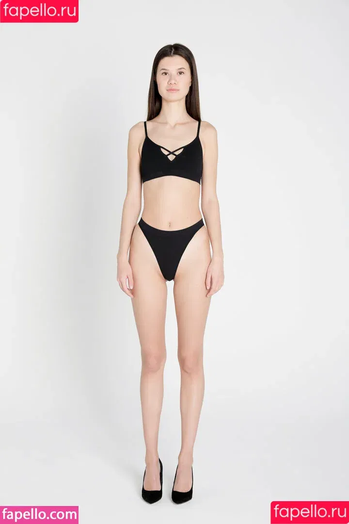 Evelin / _lana_bananaa_ / evelin3131.90 / naomimi000 Onlyfans Photo Gallery 