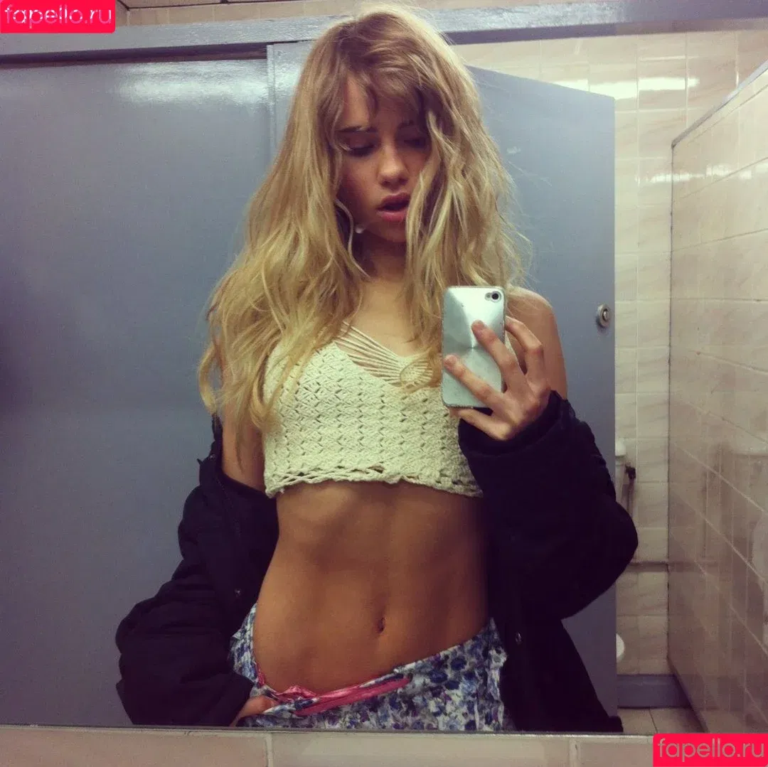 Suki Waterhouse / sukiwaterhouse Onlyfans Photo Gallery 