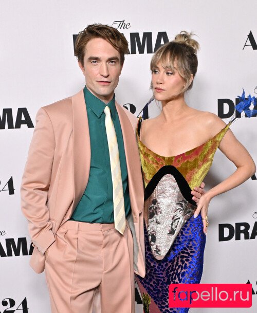 Suki Waterhouse Nude Onlyfans Photo 41