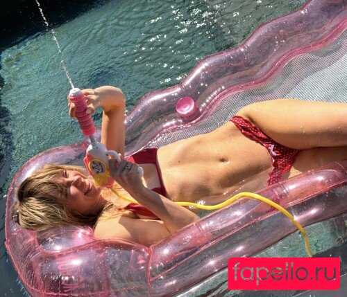 Suki Waterhouse Nude Onlyfans Photo 39