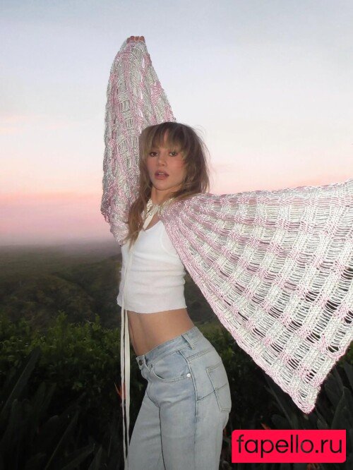 Suki Waterhouse Nude Onlyfans Photo 28
