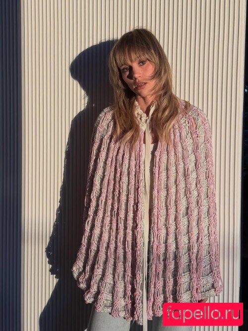 Suki Waterhouse Nude Onlyfans Photo 26