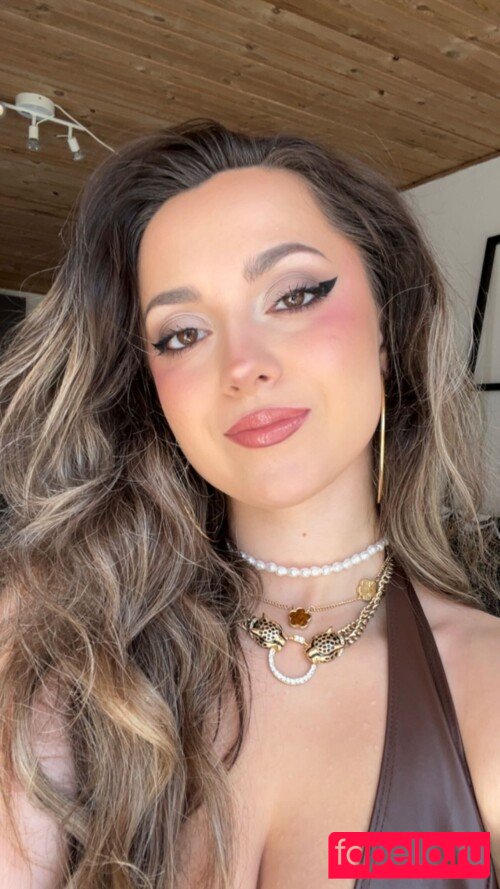 albinaofficial Nude Onlyfans Photo 36