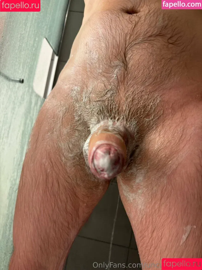 uncutmnguy21 Onlyfans Photo Gallery 