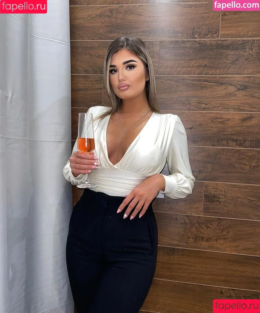 Ajla Dautovic / dautovicajla_ Onlyfans Photo Gallery 