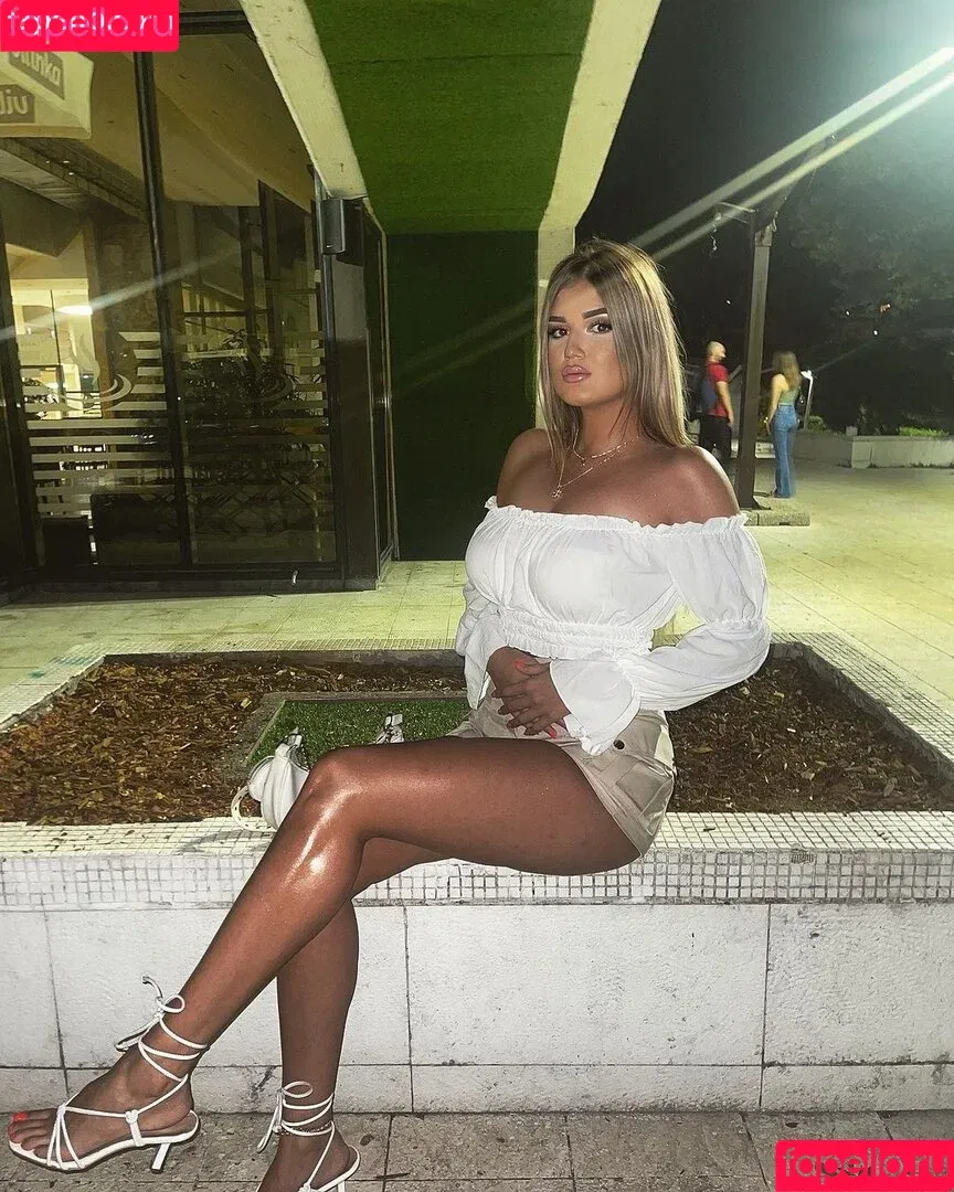 Ajla Dautovic / dautovicajla_ Onlyfans Photo Gallery 