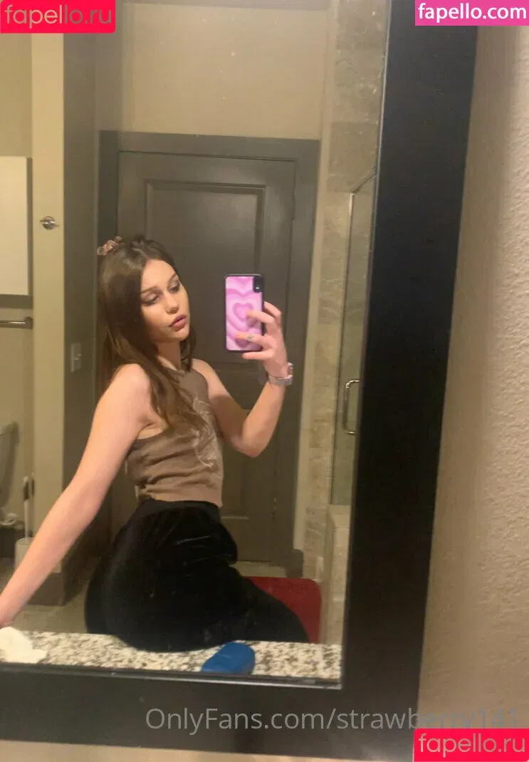 mabel may / mabelmay1 / strawberry141 Onlyfans Photo Gallery 