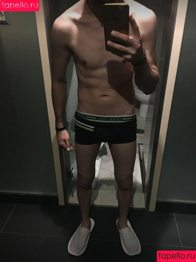 slimboygr / slimboygr_official_ Onlyfans Photo Gallery 