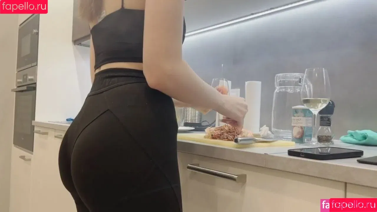 frukt0zka / fruktozka / sofiakaoz Onlyfans Photo Gallery 