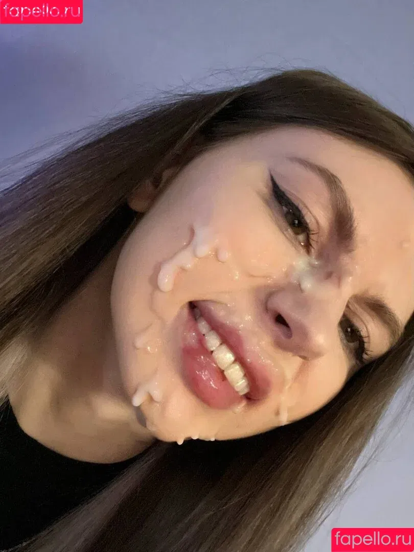 frukt0zka / fruktozka / sofiakaoz Onlyfans Photo Gallery 