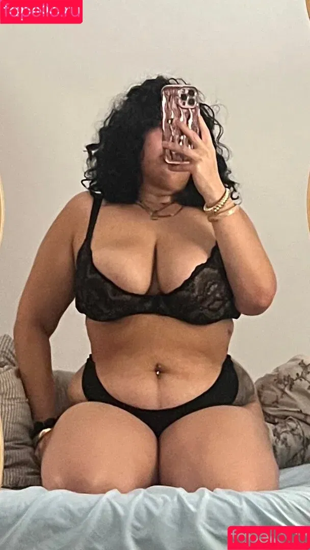 Becurvyy / Becurvyyy / Blanche Howard / blanchehoward Onlyfans Photo Gallery 