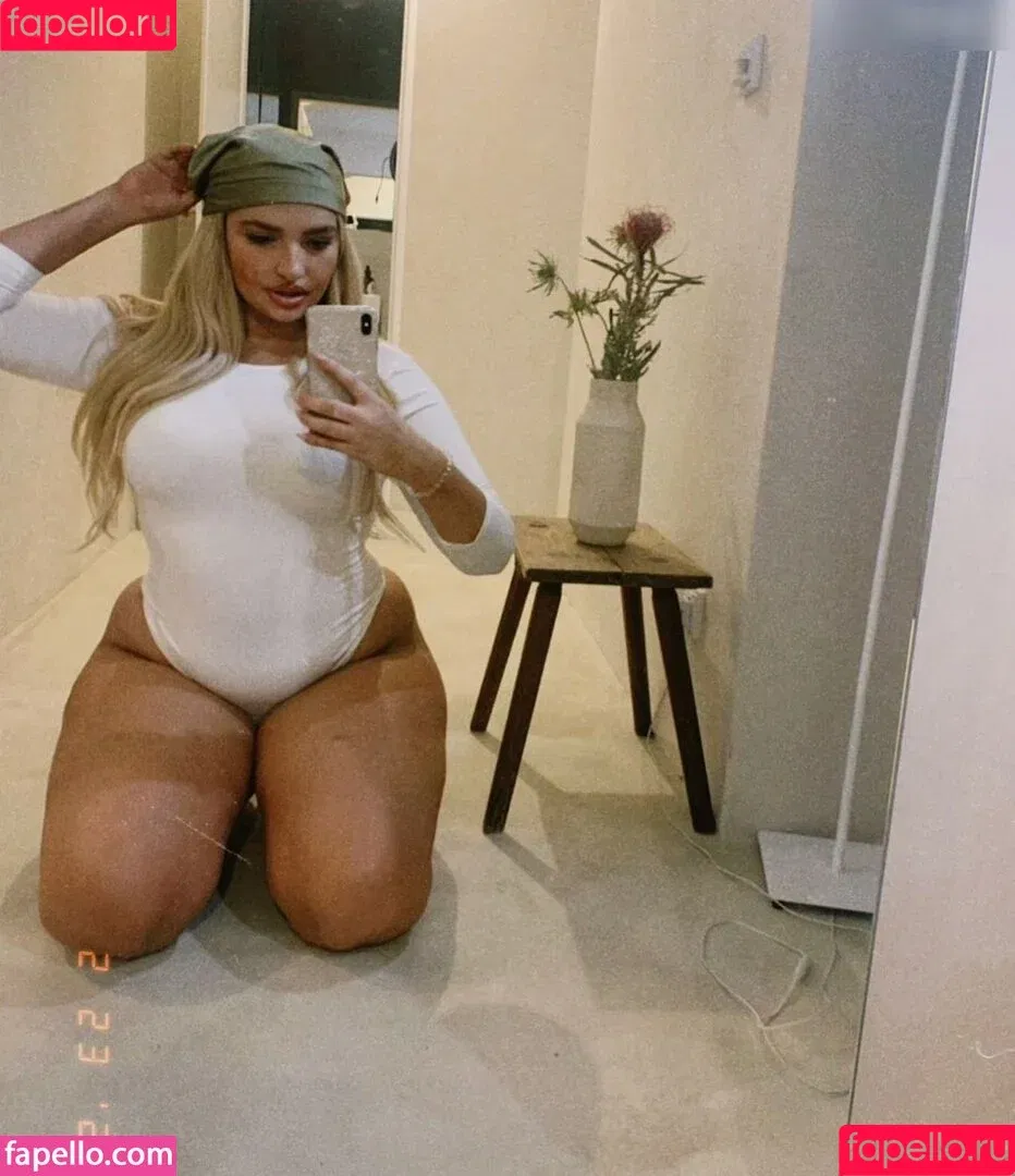 Sarina Nowak / sarinanowak Onlyfans Photo Gallery 