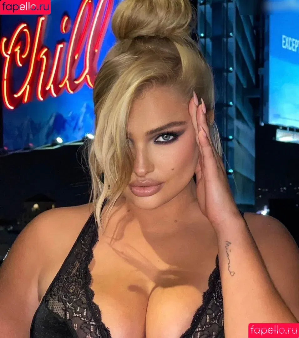 Sarina Nowak / sarinanowak Onlyfans Photo Gallery 