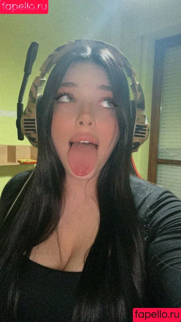 Emily White / emily.white38 / emilywhitemusic Onlyfans Photo Gallery 