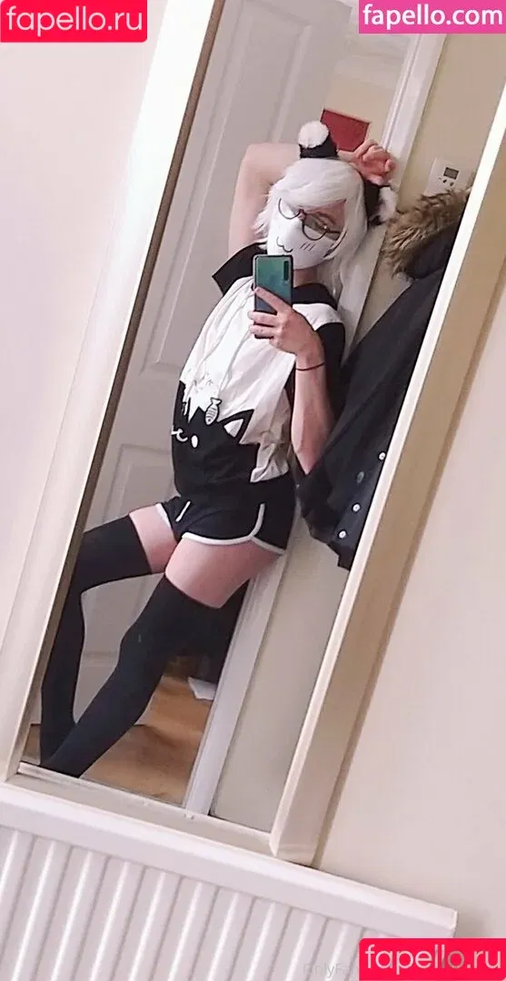 femboy_moth / tryedge24 Onlyfans Photo Gallery 