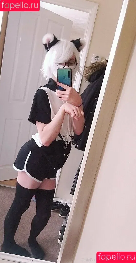 femboy_moth / tryedge24 Onlyfans Photo Gallery 