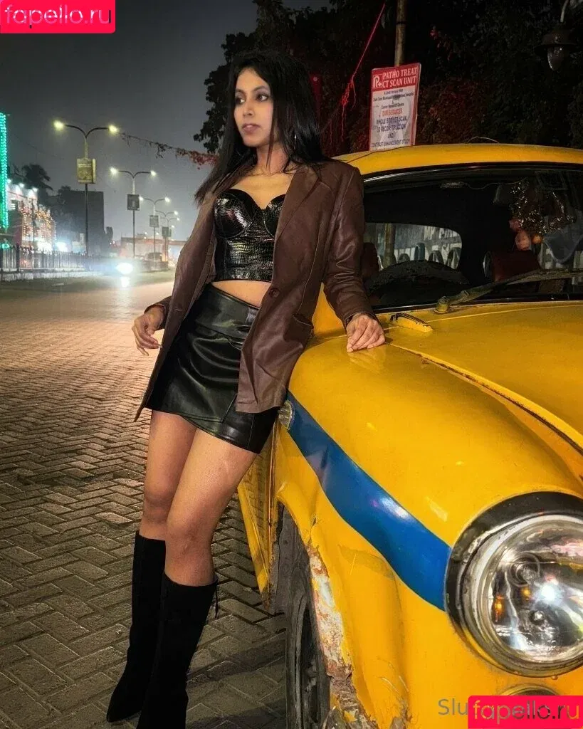 sluttysakshi28 Onlyfans Photo Gallery 