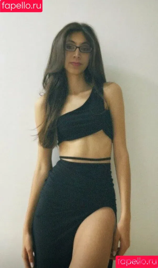 sluttysakshi28 Onlyfans Photo Gallery 