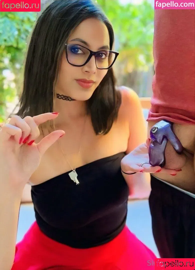 sluttysakshi28 Onlyfans Photo Gallery 