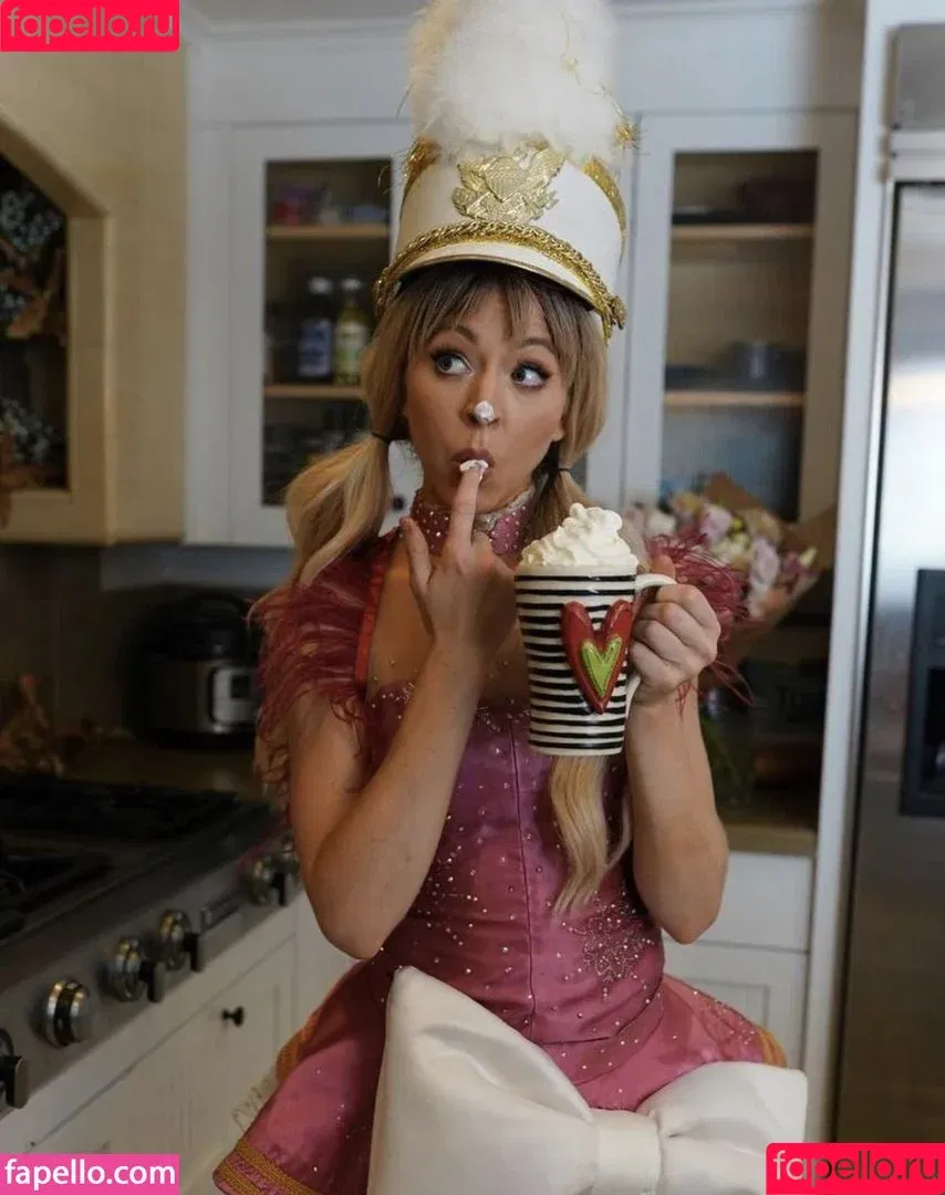 Lindsey Stirling / lindseystirling Onlyfans Photo Gallery 