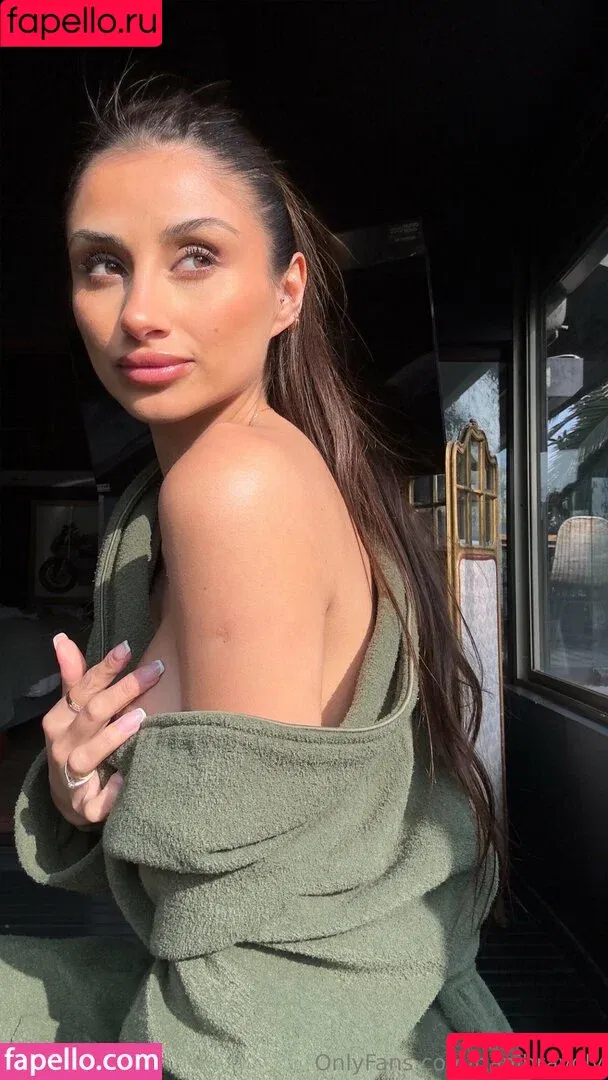 danibravoly Onlyfans Photo Gallery 