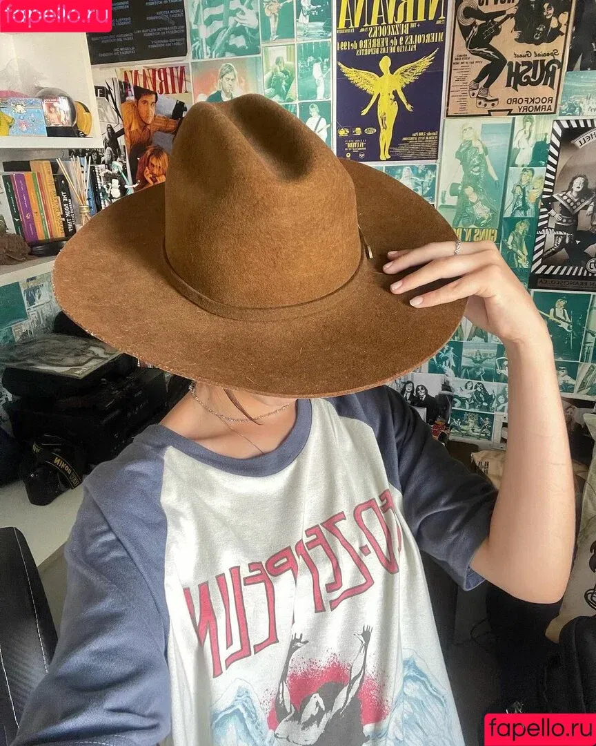 aangelarrochista / mrs_arockstar Onlyfans Photo Gallery 