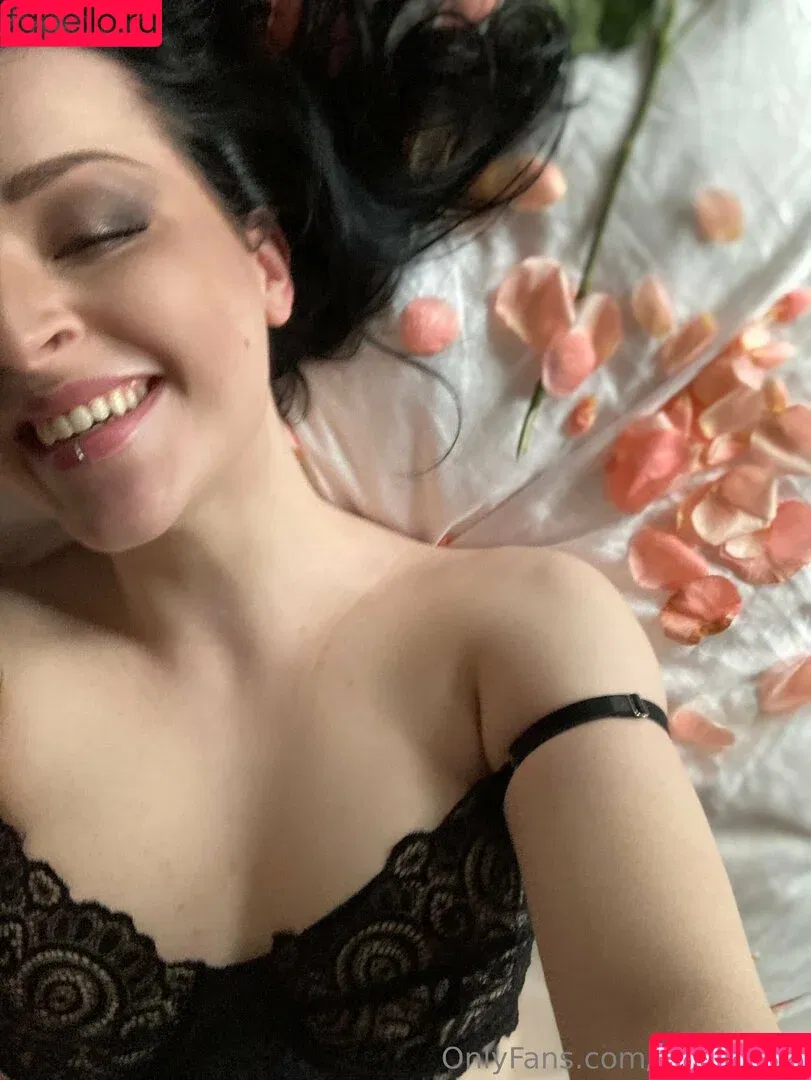 unholy.fxckzoe / zoeunholy Onlyfans Photo Gallery 