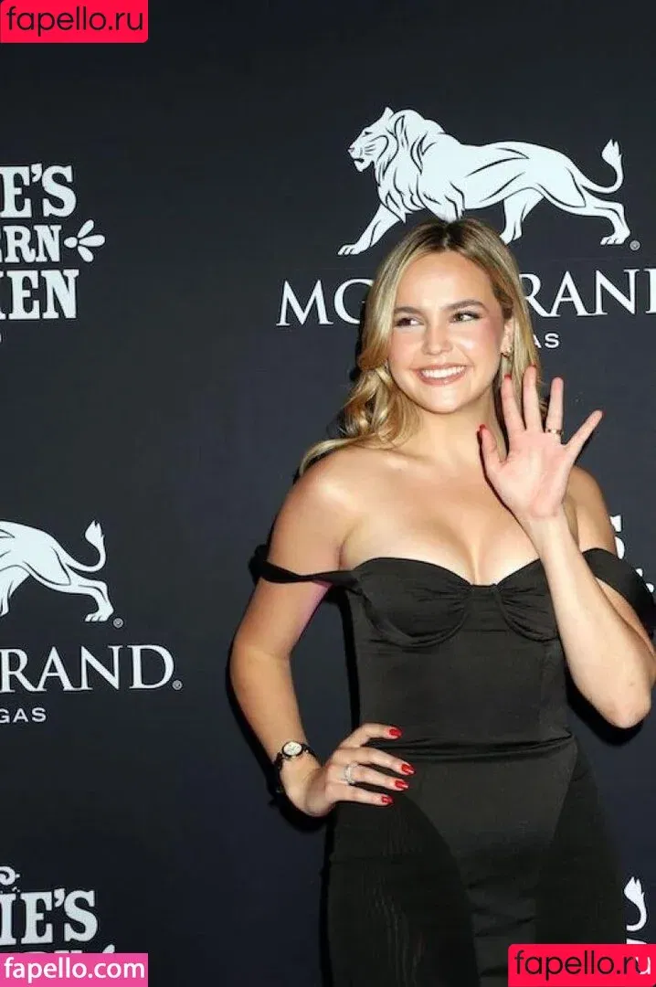 Bailee Madison / baileemadison / bailey_madis0n Onlyfans Photo Gallery 
