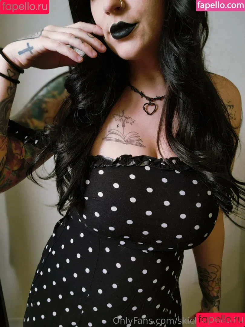 skicksgonewild Onlyfans Photo Gallery 