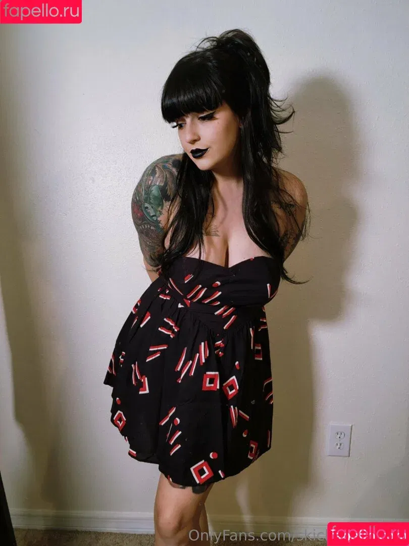 skicksgonewild Onlyfans Photo Gallery 