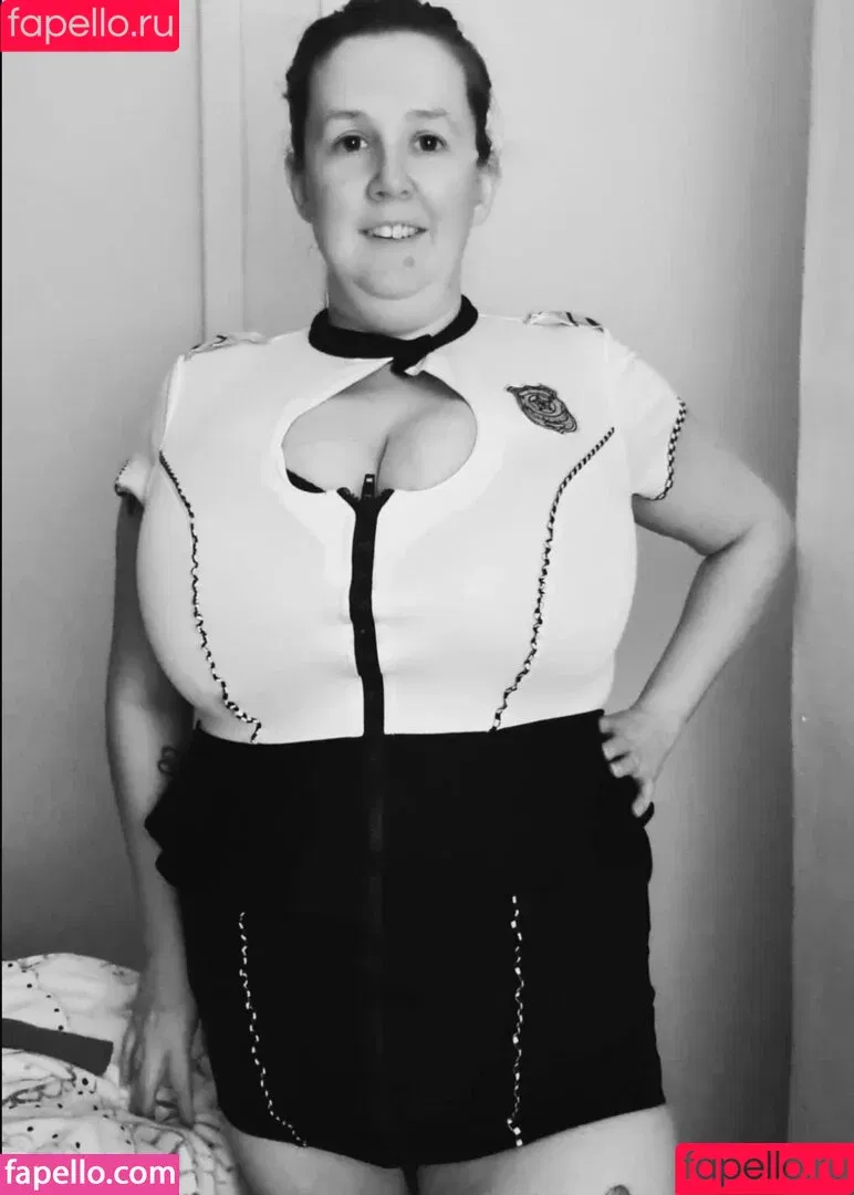 Kelly K Cups / hot_busty_babe Onlyfans Photo Gallery 