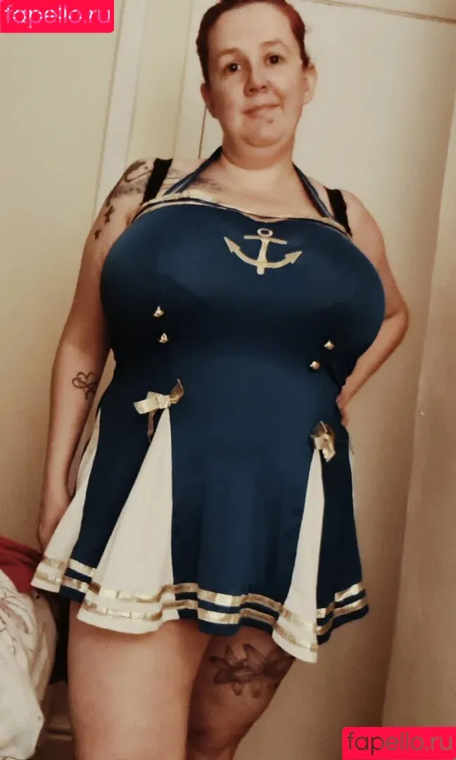 Kelly K Cups / hot_busty_babe Onlyfans Photo Gallery 