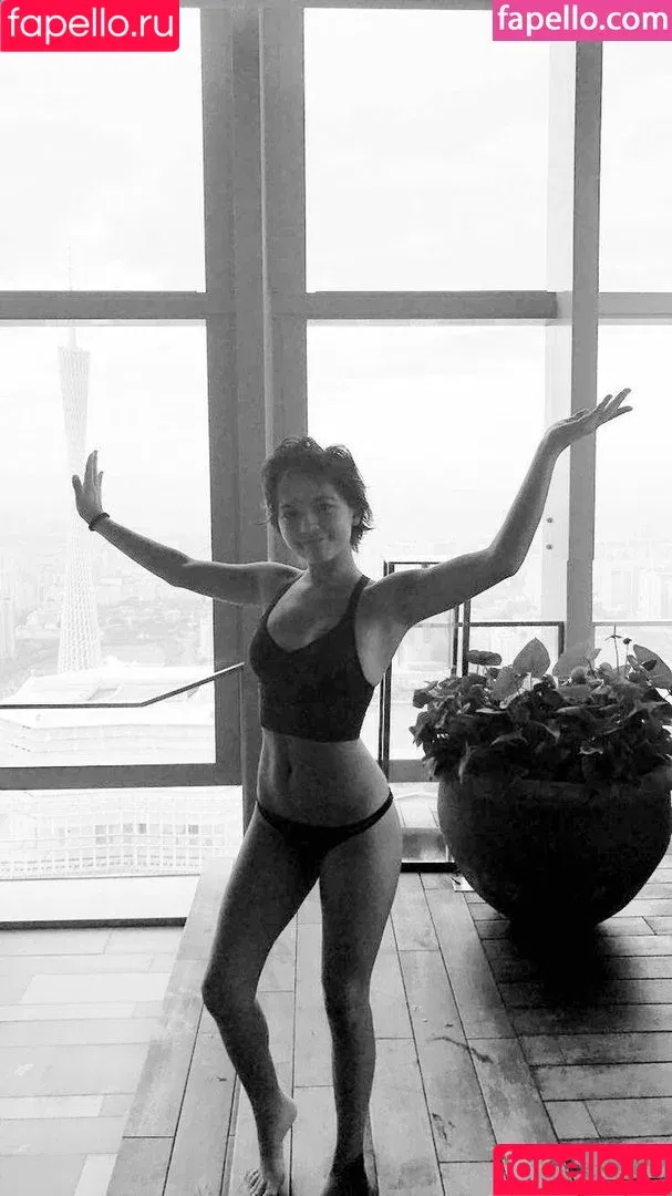 Isabela Merced / isabelamerced / isabelamercedmusic Onlyfans Photo Gallery 