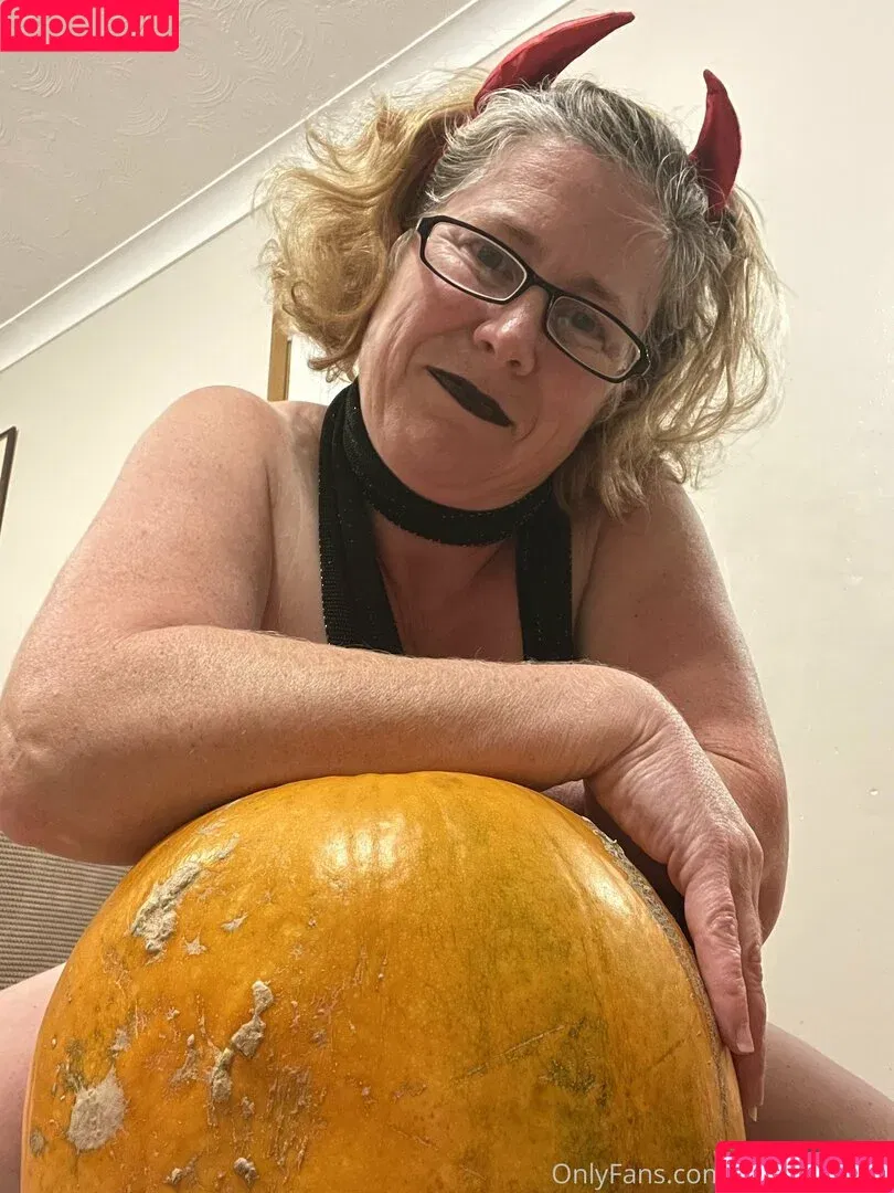 kharis_curves / khariscurves Onlyfans Photo Gallery 