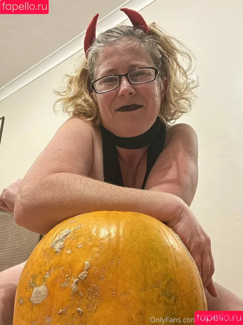 kharis_curves / khariscurves Onlyfans Photo Gallery 