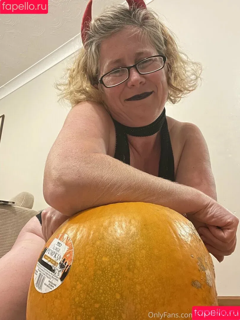 kharis_curves / khariscurves Onlyfans Photo Gallery 