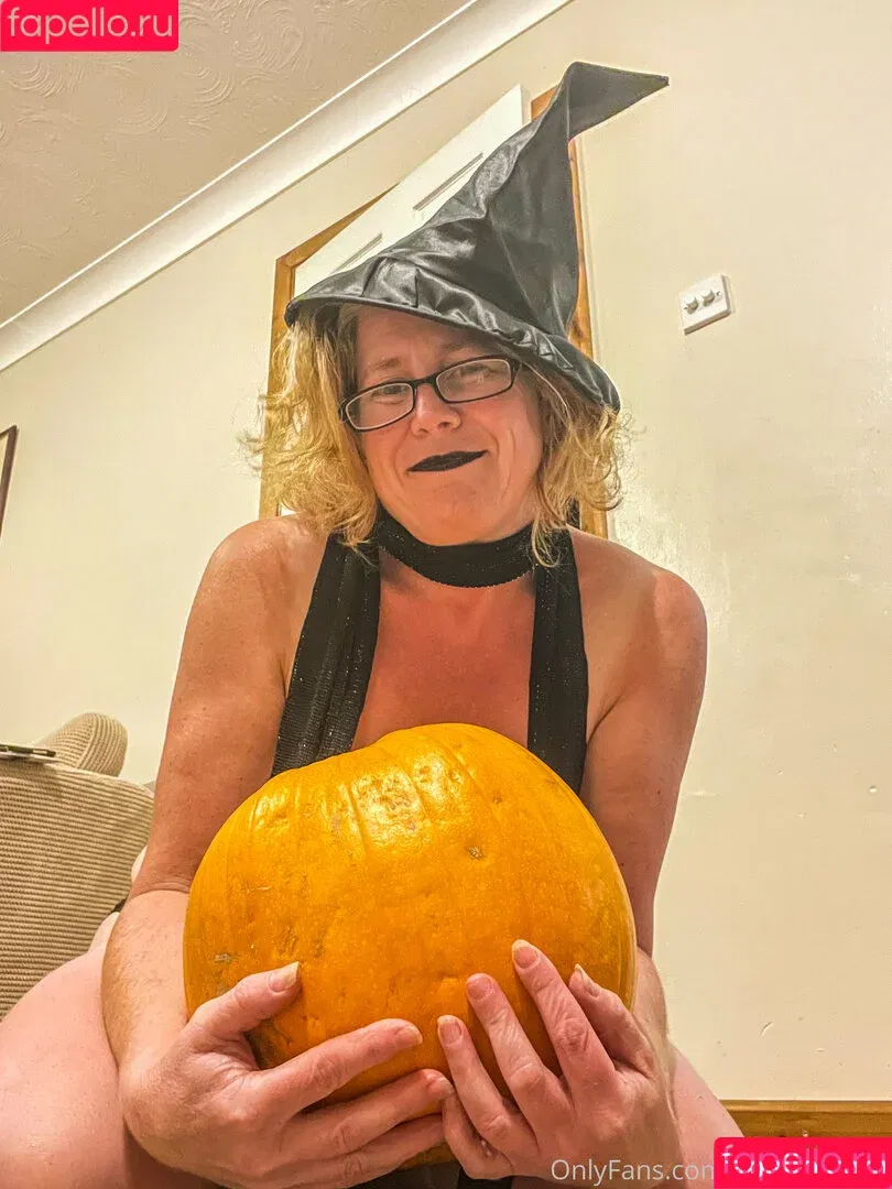 kharis_curves / khariscurves Onlyfans Photo Gallery 