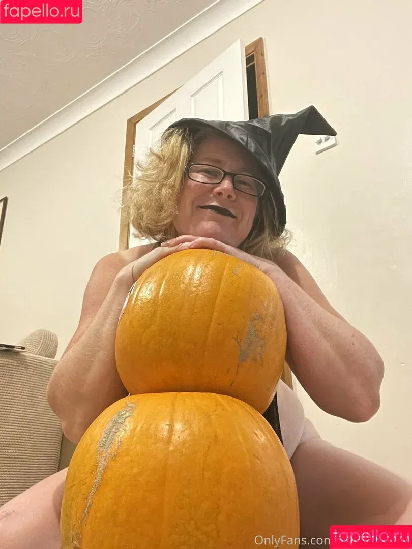 kharis_curves / khariscurves Onlyfans Photo Gallery 