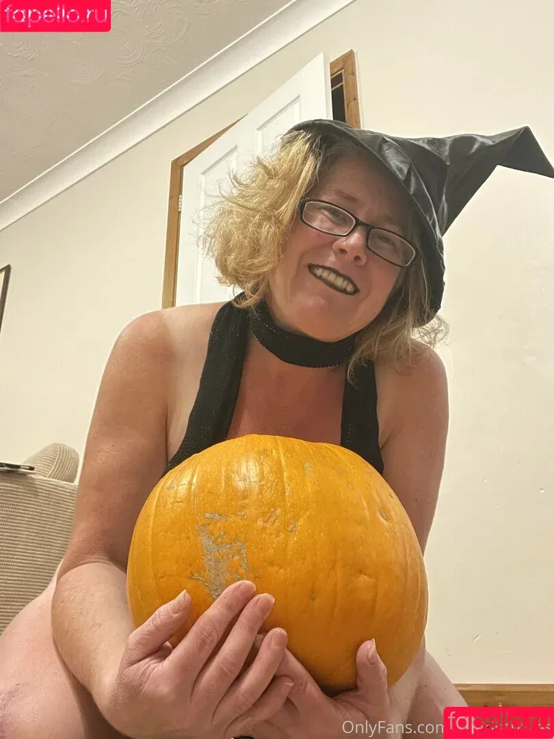 kharis_curves / khariscurves Onlyfans Photo Gallery 