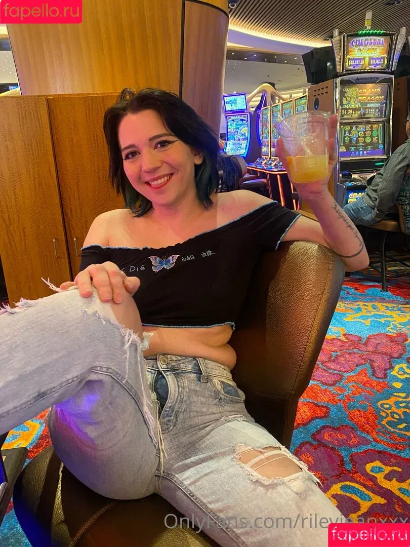 Riley Jean / rileyjean / rileyjeanxxx Onlyfans Photo Gallery 