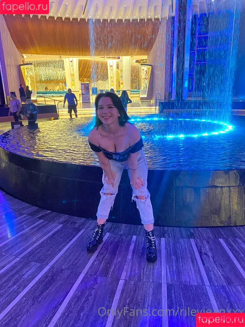 Riley Jean / rileyjean / rileyjeanxxx Onlyfans Photo Gallery 