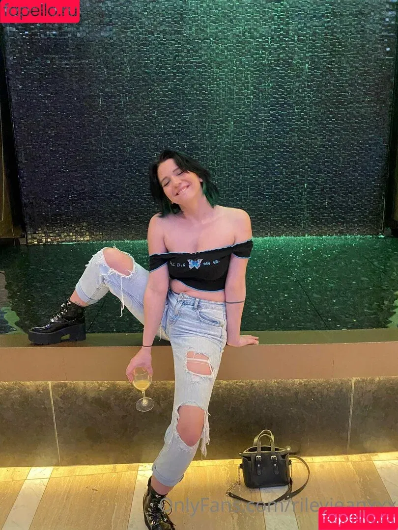 Riley Jean / rileyjean / rileyjeanxxx Onlyfans Photo Gallery 