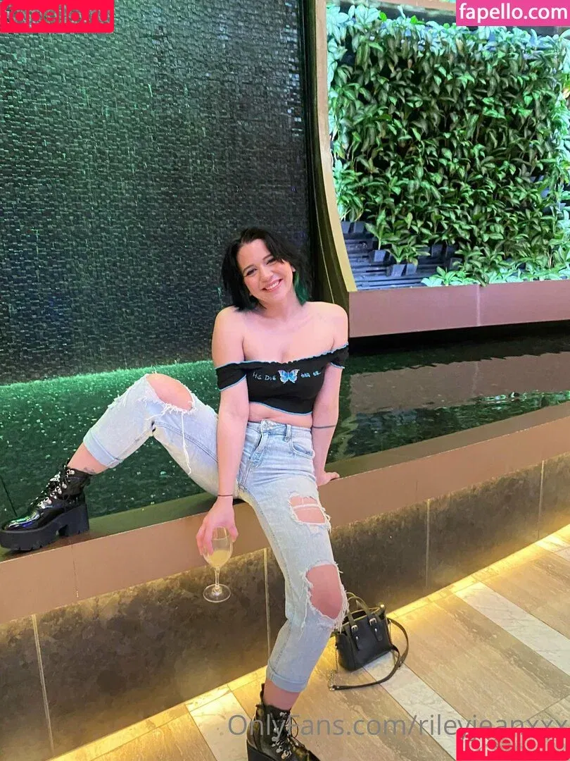 Riley Jean / rileyjean / rileyjeanxxx Onlyfans Photo Gallery 