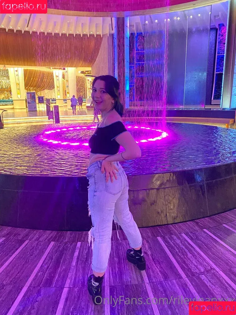 Riley Jean / rileyjean / rileyjeanxxx Onlyfans Photo Gallery 