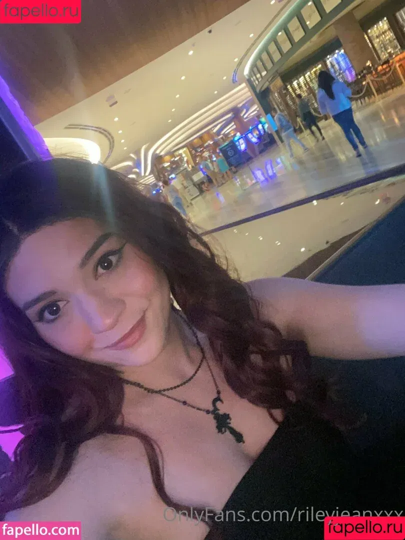 Riley Jean / rileyjean / rileyjeanxxx Onlyfans Photo Gallery 