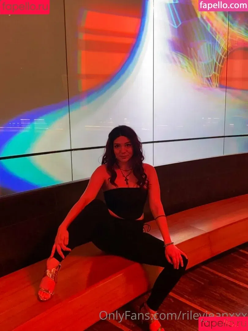 Riley Jean / rileyjean / rileyjeanxxx Onlyfans Photo Gallery 