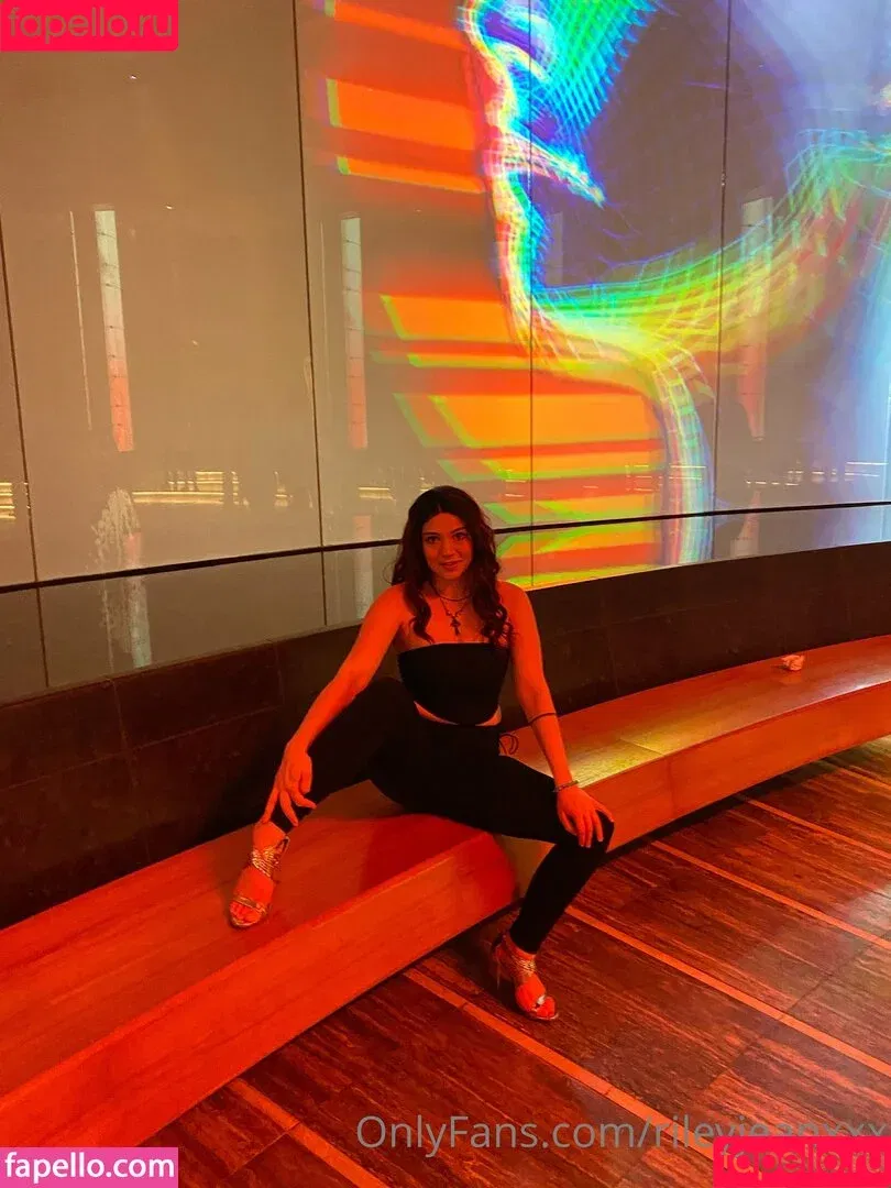 Riley Jean / rileyjean / rileyjeanxxx Onlyfans Photo Gallery 