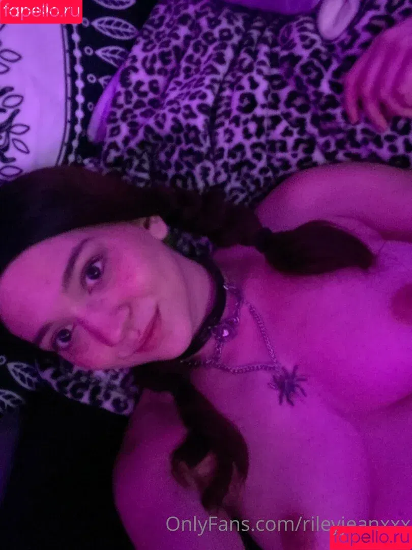 Riley Jean / rileyjean / rileyjeanxxx Onlyfans Photo Gallery 