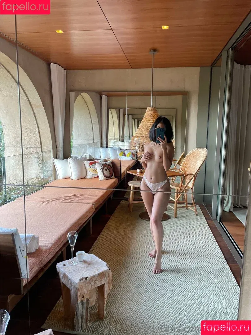 withelena / yoga.withelena Onlyfans Photo Gallery 