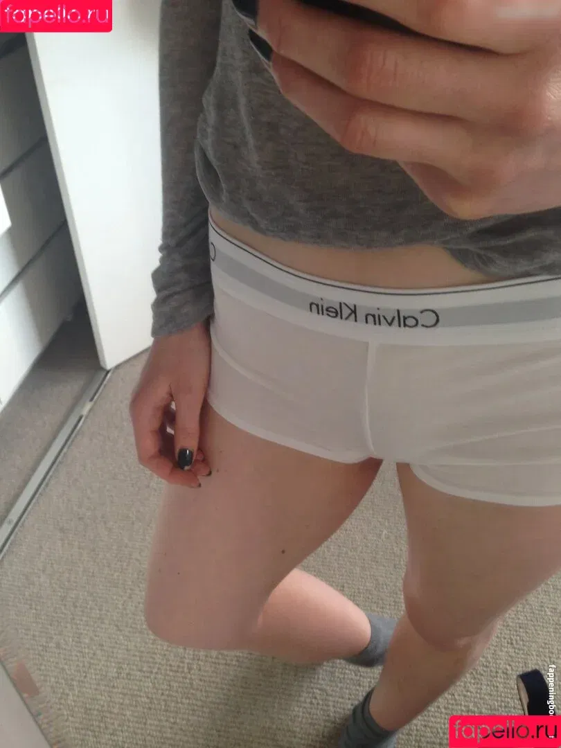 Bonnie Wright / thisisbwright Onlyfans Photo Gallery 